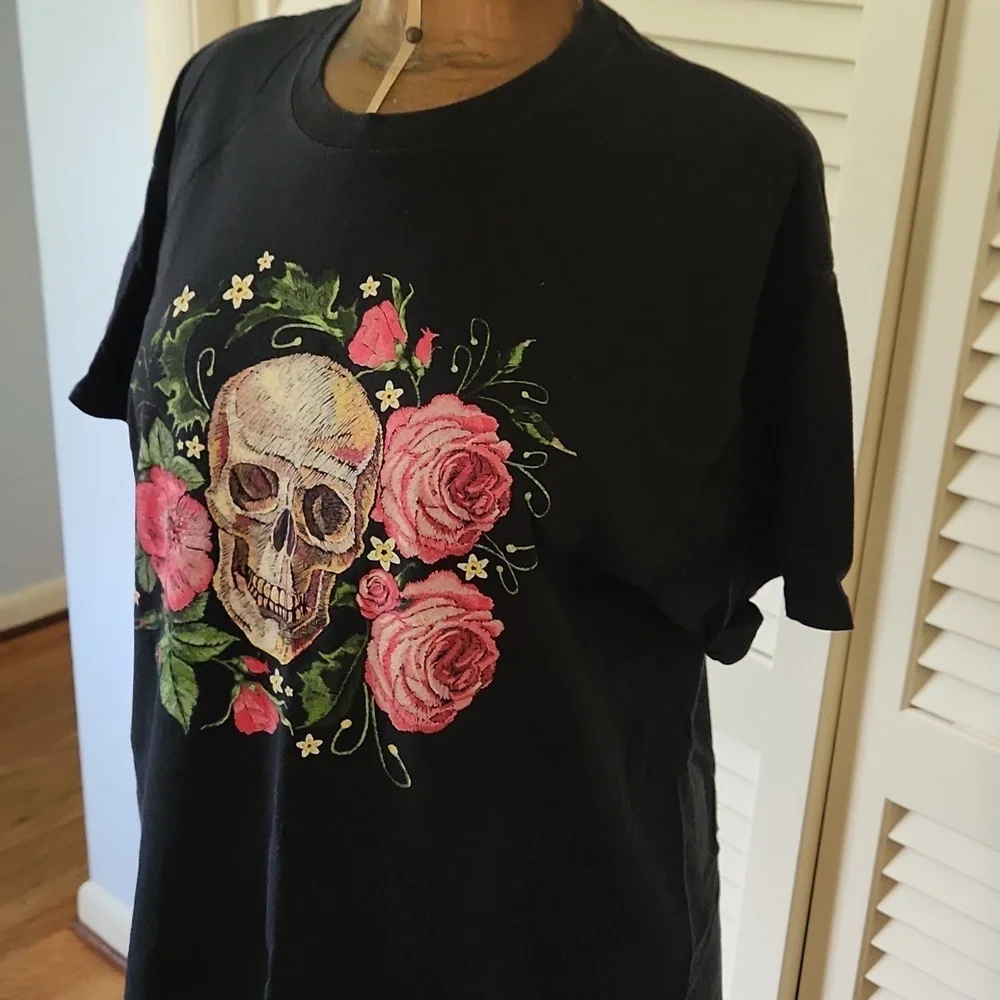 Skull and Roses Graphic Tee Shirt XXL Black and Pink - Picture 5 of 6